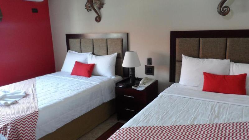Ramada Tikal Isla De Flores Hotel Eksteriør billede